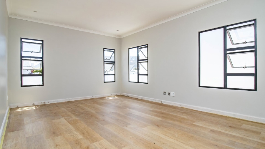 3 Bedroom Property for Sale in Sandbaai Western Cape